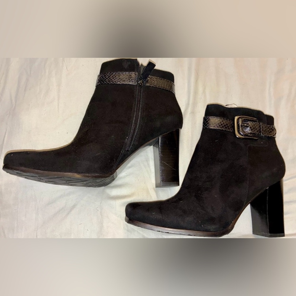 Via Spiga 8 Black Suede Leather Square Toe Ankle Booties Boots New US Size 10 - Picture 3 of 13